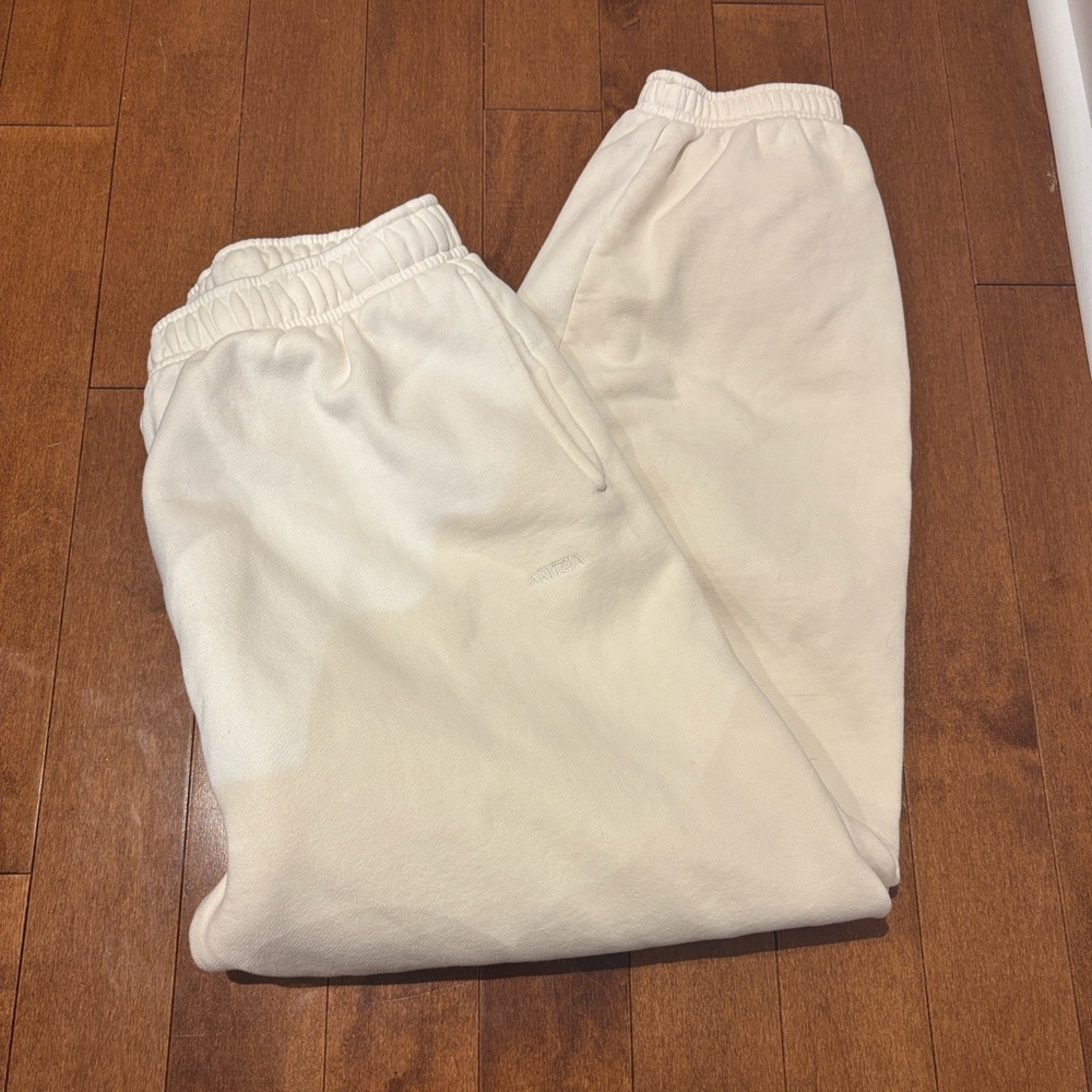 Aritzia sweatpants